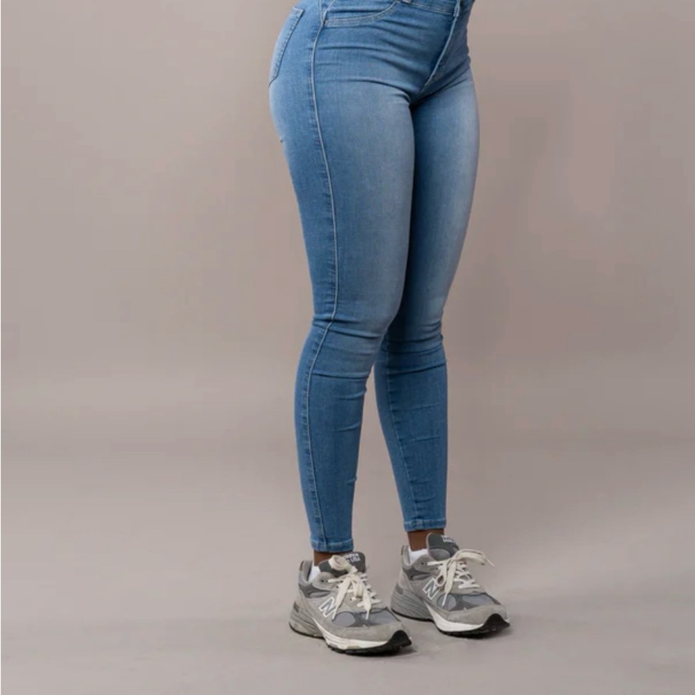 Women's Artic Light Blue Fit Jeans